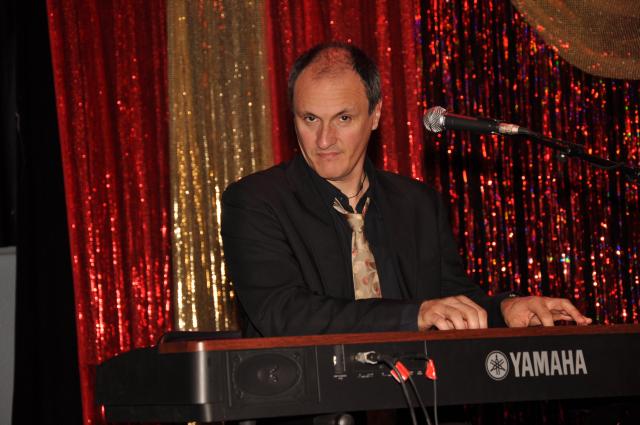 min 2010 11 13 fous swing 283